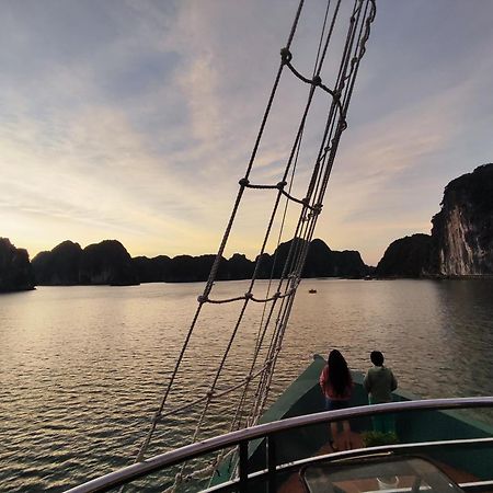 Venezia Cruises Hotel Ha Long Exterior photo