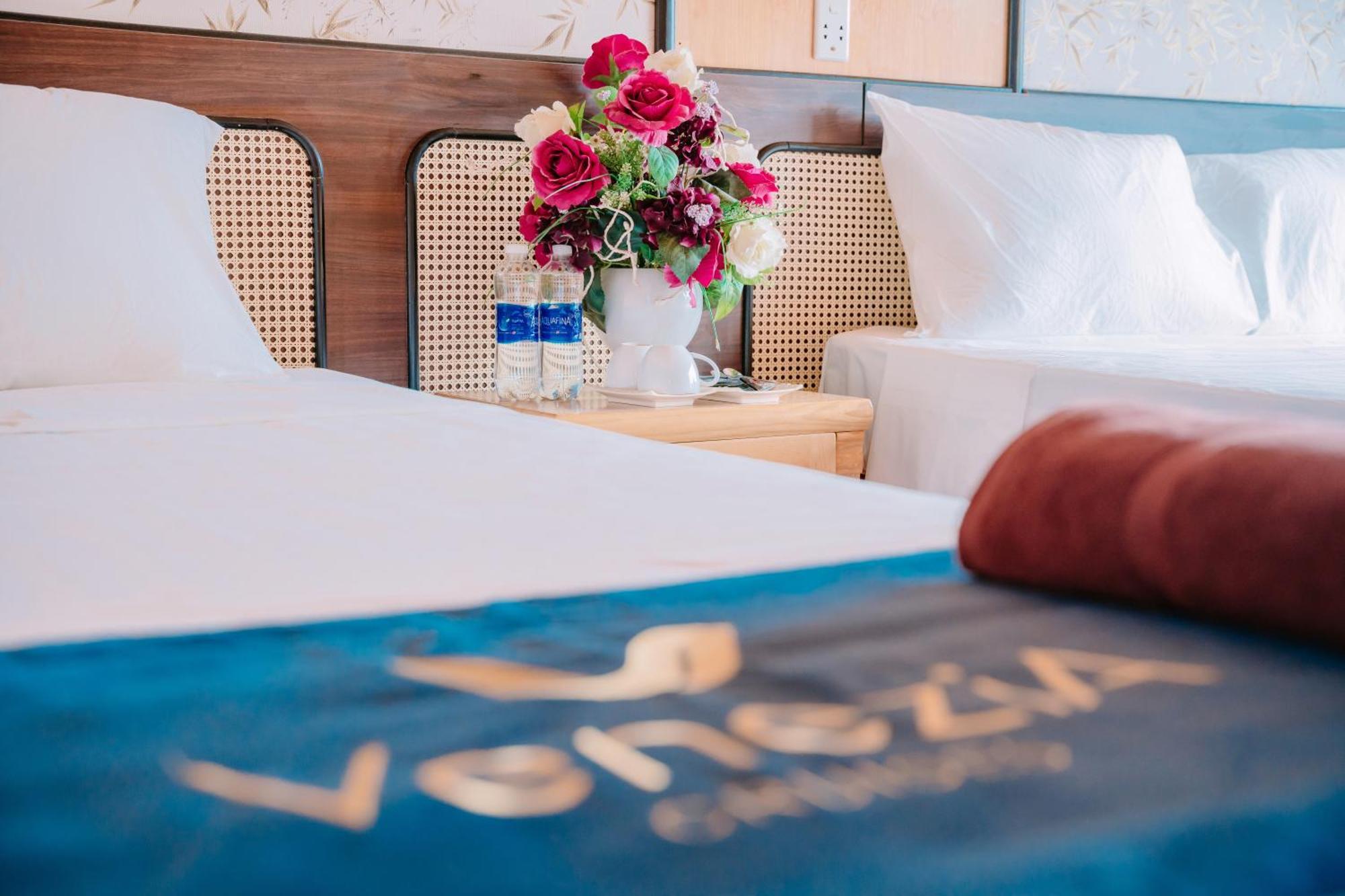 Venezia Cruises Hotel Ha Long Exterior photo