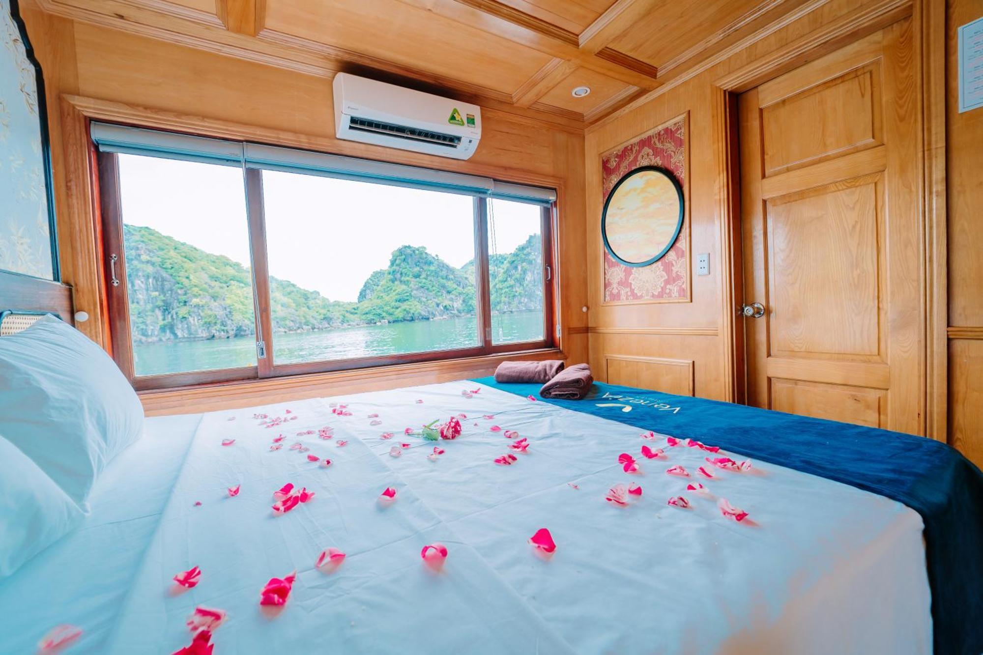 Venezia Cruises Hotel Ha Long Exterior photo