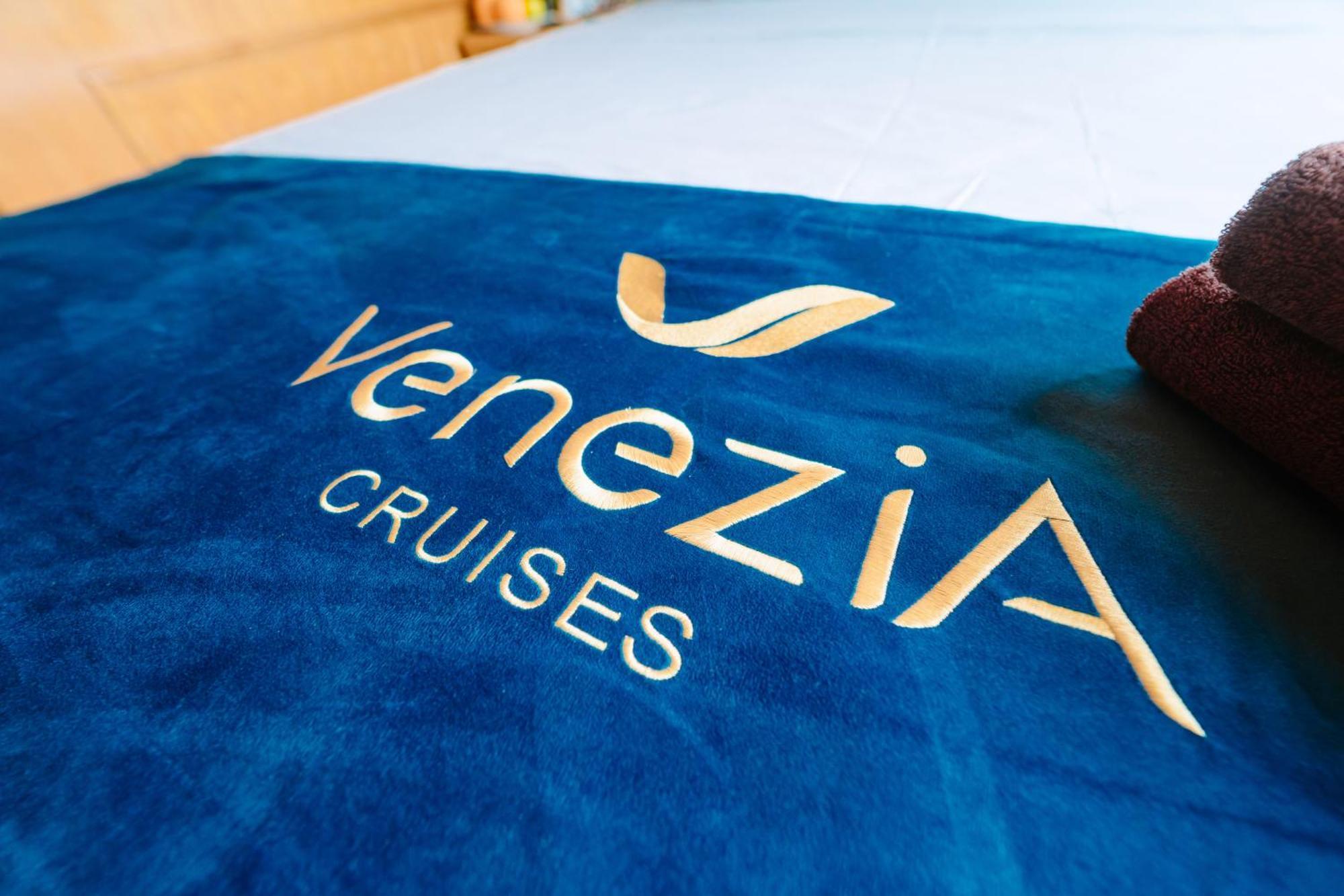 Venezia Cruises Hotel Ha Long Exterior photo