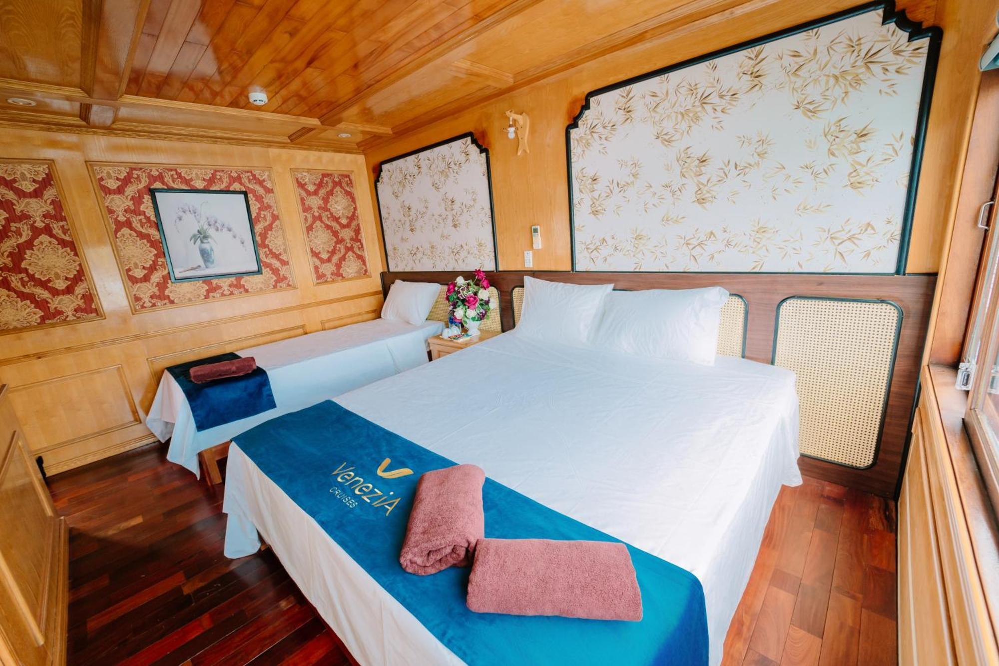Venezia Cruises Hotel Ha Long Exterior photo